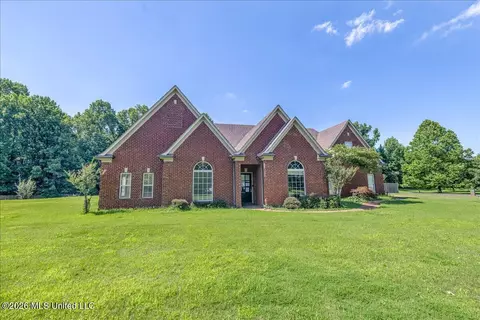 Exterior - 10213 Emerald Forest Dr, Hernando, MS 38632 photo 2 of 2