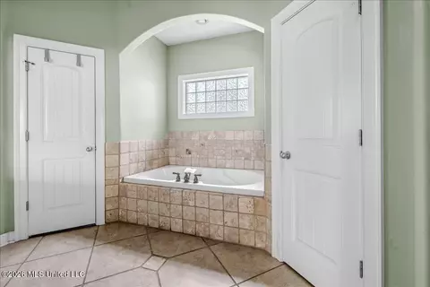 Other - 10213 Emerald Forest Dr, Hernando, MS 38632 photo 9 of 12
