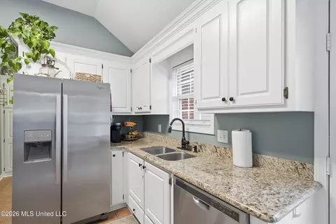 Kitchen - 1308 Pecan Cv, Brandon, MS 39042 photo 2 of 2