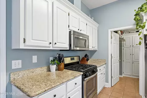 Kitchen - 1308 Pecan Cv, Brandon, MS 39042 photo 1 of 2