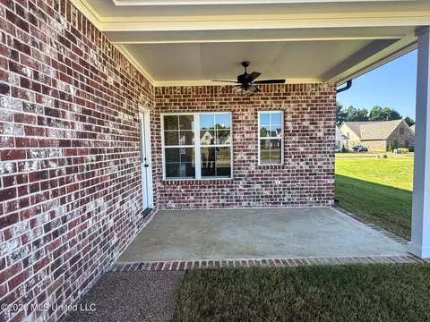 Exterior - 3482 Hatton Dr, Nesbit, MS 38651 photo 1 of 2