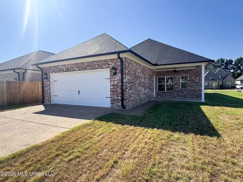 Exterior - 3482 Hatton Dr, Nesbit, MS 38651 photo 2 of 2