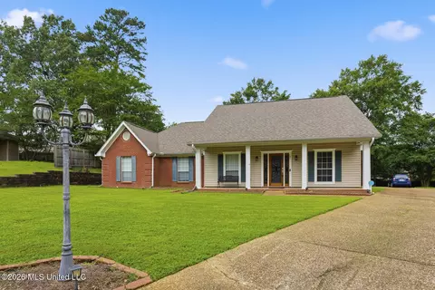 121 Deer Run, Pearl, MS 39208