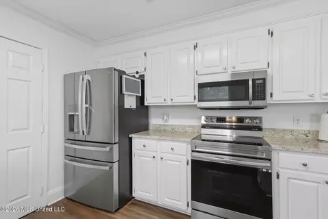 Kitchen - 121 Deer Run, Pearl, MS 39208 photo 6 of 6