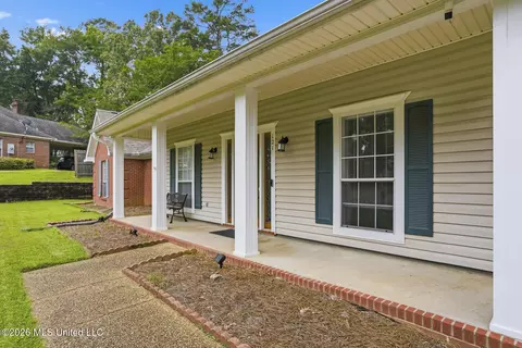 Exterior - 121 Deer Run, Pearl, MS 39208 photo 4 of 9