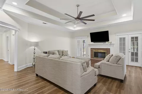 Living - 121 Deer Run, Pearl, MS 39208 photo 1 of 1