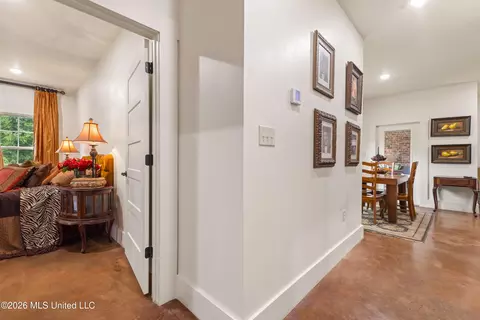 Entry Way - 14 Spring Lake Dr, Sumrall, MS 39482 photo 2 of 2