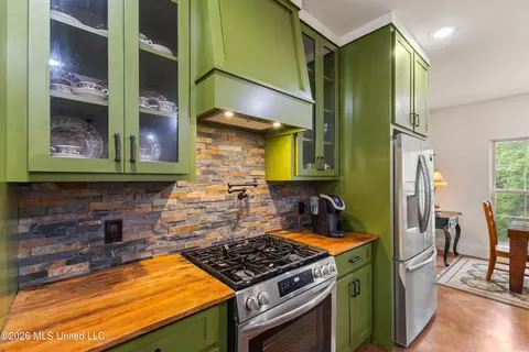 Kitchen - 14 Spring Lake Dr, Sumrall, MS 39482 photo 3 of 4