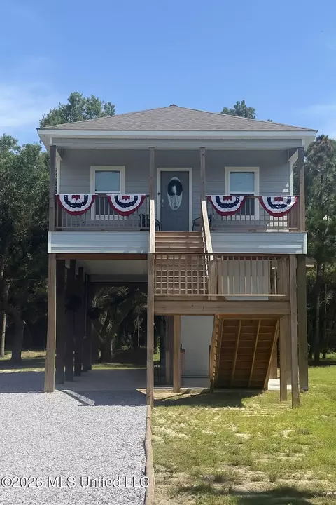 6157 S Railroad Ave, Bay Saint Louis, MS 39520