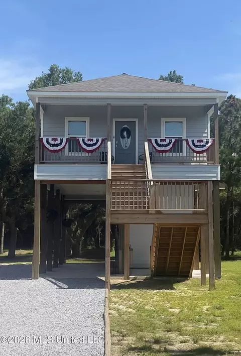 6157 S Railroad Ave, Bay Saint Louis, MS 39520
