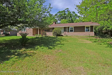 13908 Cerro Verde Dr, Ocean Springs, MS 39564