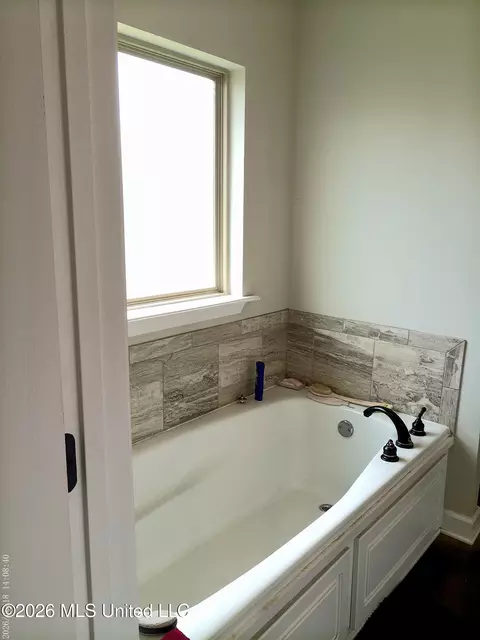 Bath - 552 Fairway Ave, Byram, MS 39272 photo 3 of 3