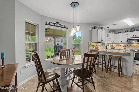 Dining - 1727 Sandpiper Cv, Hernando, MS 38632 photo 1 of 1