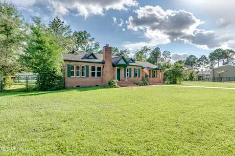 Exterior - 239 Fernwood Dr, Jackson, MS 39206 photo 4 of 13