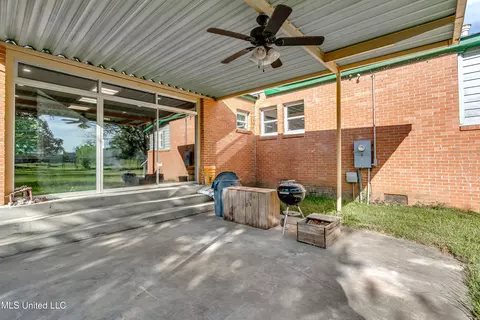 Exterior - 239 Fernwood Dr, Jackson, MS 39206 photo 8 of 13