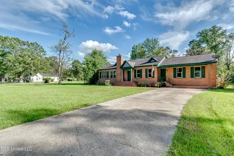 Exterior - 239 Fernwood Dr, Jackson, MS 39206 photo 5 of 13