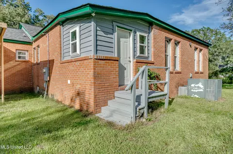 Exterior - 239 Fernwood Dr, Jackson, MS 39206 photo 11 of 13