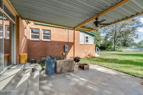Exterior - 239 Fernwood Dr, Jackson, MS 39206 photo 9 of 13