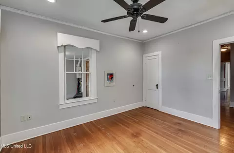 Bedroom - 239 Fernwood Dr, Jackson, MS 39206 photo 4 of 12