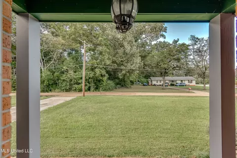 Exterior - 239 Fernwood Dr, Jackson, MS 39206 photo 7 of 13