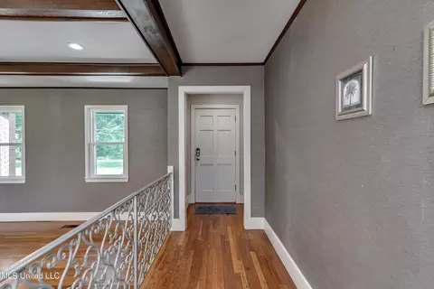 Entry Way - 239 Fernwood Dr, Jackson, MS 39206 photo 3 of 3