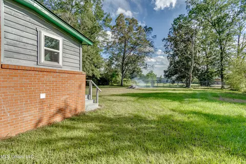 Exterior - 239 Fernwood Dr, Jackson, MS 39206 photo 10 of 13