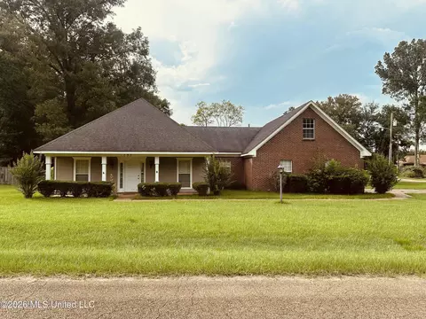 133 Wildwood Blvd, Jackson, MS 39212