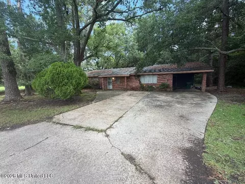 5825 Gregory St, Moss Point, MS 39563 photo 2
