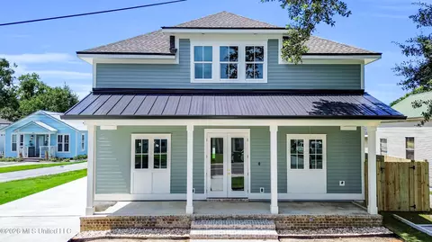 412 Main St, Bay Saint Louis, MS 39520