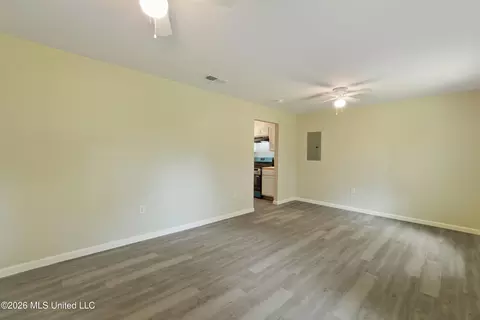 7 Bowen St, Wiggins, MS 39577 photo 4