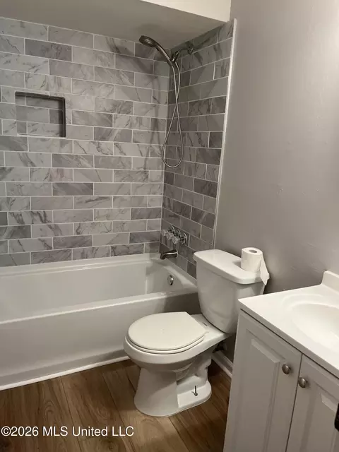 Bath - 99 Crestfield Rd, Coldwater, MS 38618 photo 1 of 2