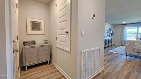 Entry Way - 128 Strawberry Dr, Lucedale, MS 39452 photo 2 of 4