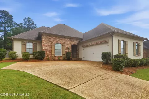 152 Grandeur Dr, Brandon, MS 39042