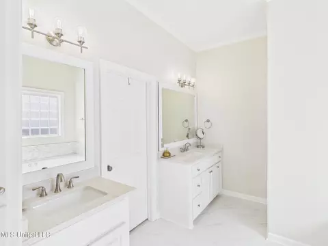 Bath - 207 Geneva Blvd, Madison, MS 39110 photo 1 of 4