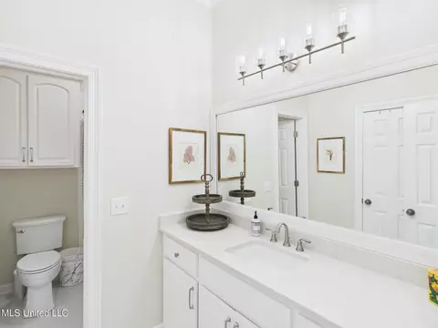 Bath - 207 Geneva Blvd, Madison, MS 39110 photo 3 of 4
