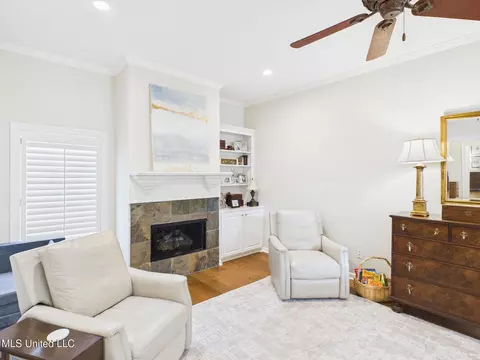 Living - 207 Geneva Blvd, Madison, MS 39110 photo 2 of 2