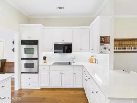 Kitchen - 207 Geneva Blvd, Madison, MS 39110 photo 3 of 4