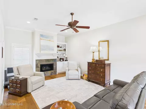 Living - 207 Geneva Blvd, Madison, MS 39110 photo 1 of 2