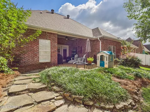 Exterior - 207 Geneva Blvd, Madison, MS 39110 photo 7 of 10