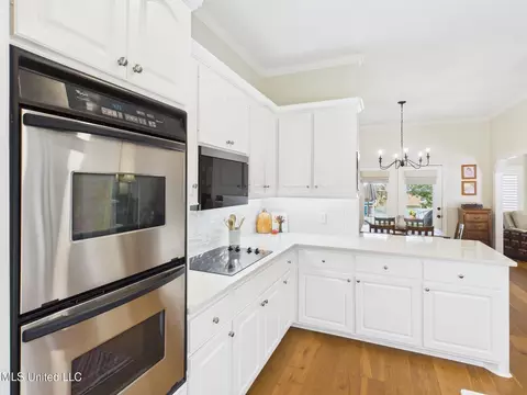 Kitchen - 207 Geneva Blvd, Madison, MS 39110 photo 4 of 4