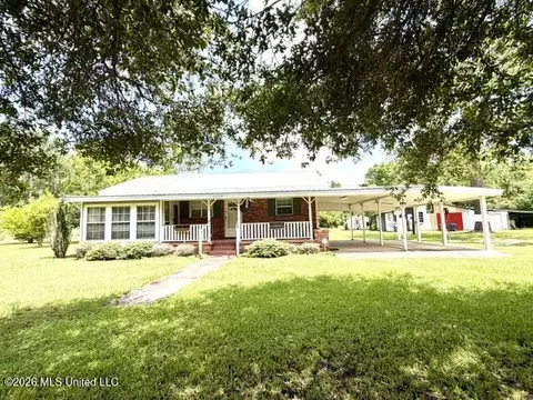 5825 Elder St, Moss Point, MS 39563