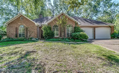 204 Woodrun Dr, Ridgeland, MS 39157