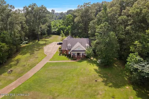 5049 Springridge Rd, Raymond, MS 39154