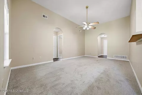Living - 9835 Devon Ridge Dr, Olive Branch, MS 38654 photo 2 of 3
