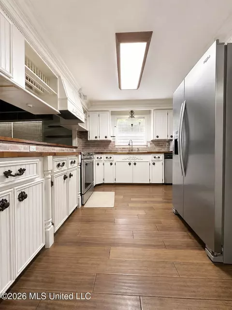 Kitchen - 657 Simpson Highway 149, Magee, MS 39111 photo 1 of 2
