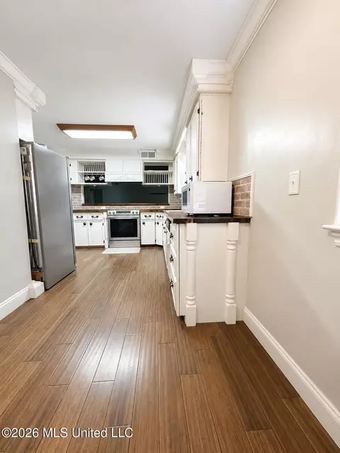 Kitchen - 657 Simpson Highway 149, Magee, MS 39111 photo 2 of 2