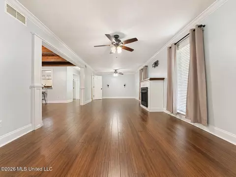Living - 657 Simpson Highway 149, Magee, MS 39111 photo 3 of 8