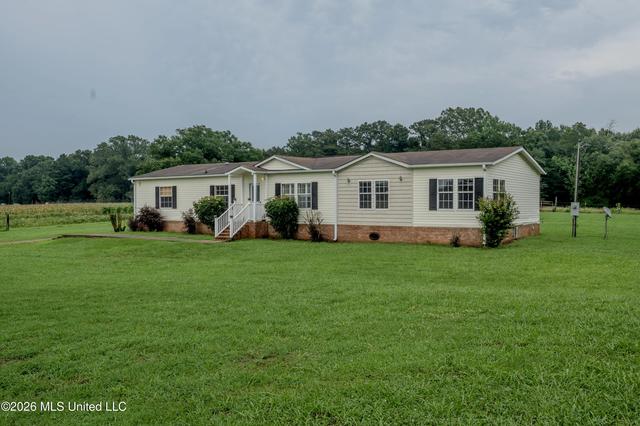 749 J Burnham Rd, Pelahatchie, MS 39145