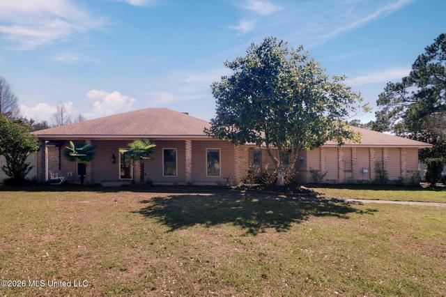 11201 Creek Dr, Gulfport, MS 39503