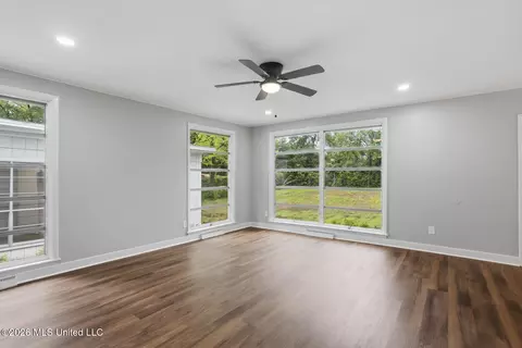 4546 Meadowridge Dr, Jackson, MS 39206 photo 6